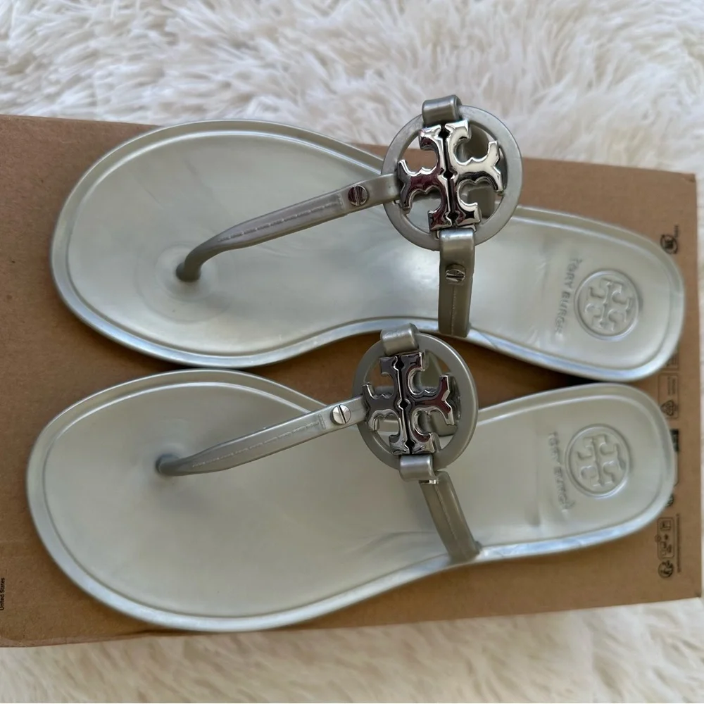 Tory Burch Mini Miller Women’s Metallic Silver Jelly Thong Sandals Size: 5